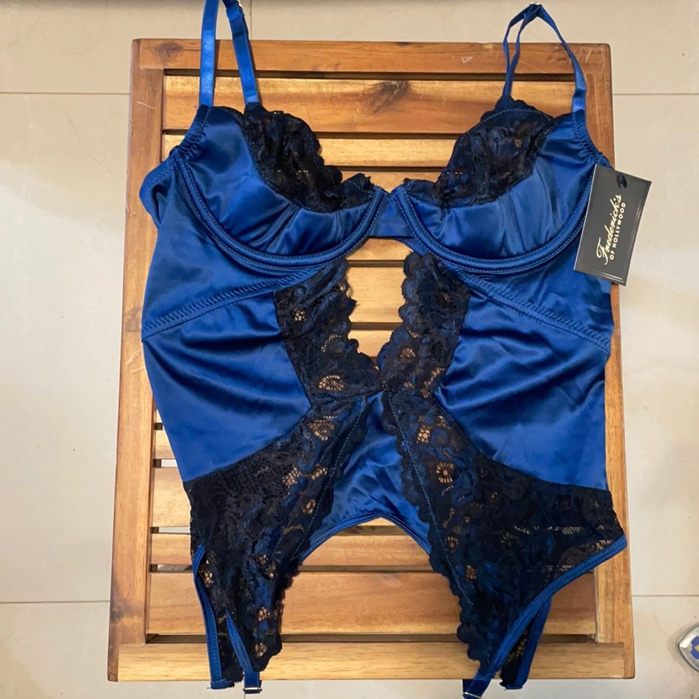 Frederick’s of Hollywood blue Satin black lace corset with matching thong Small